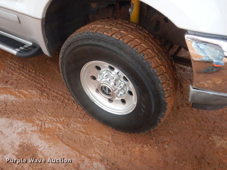 image for item HG9590 2002 Ford F250 Super Duty  SuperCab pickup truck