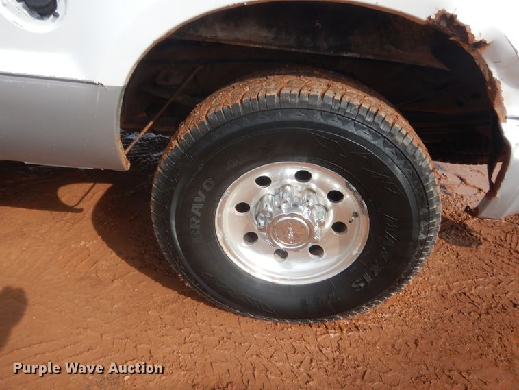 image for item HG9590 2002 Ford F250 Super Duty  SuperCab pickup truck