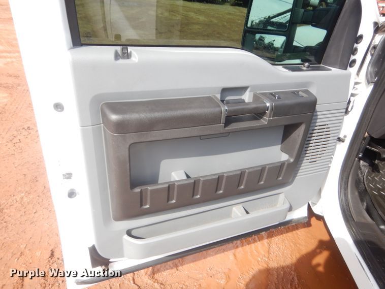 image for item HG9591 2014 Ford F250 Super Duty  SuperCab pickup truck