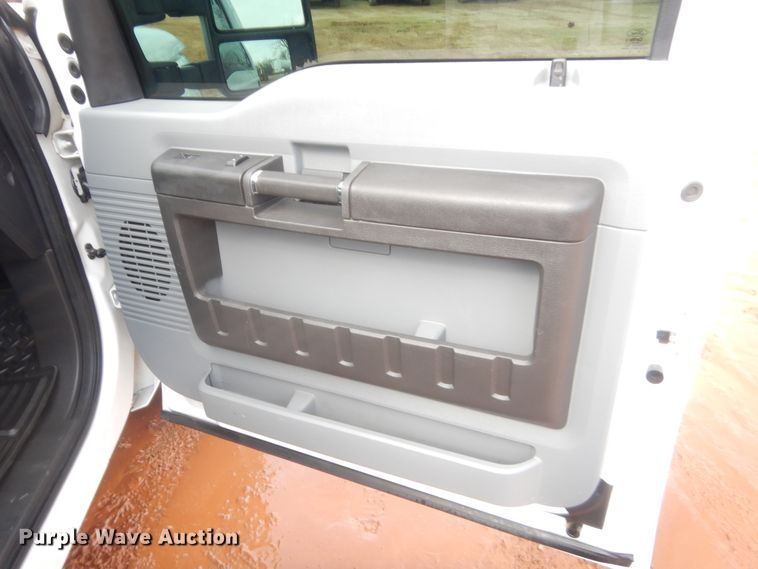 image for item HG9591 2014 Ford F250 Super Duty  SuperCab pickup truck