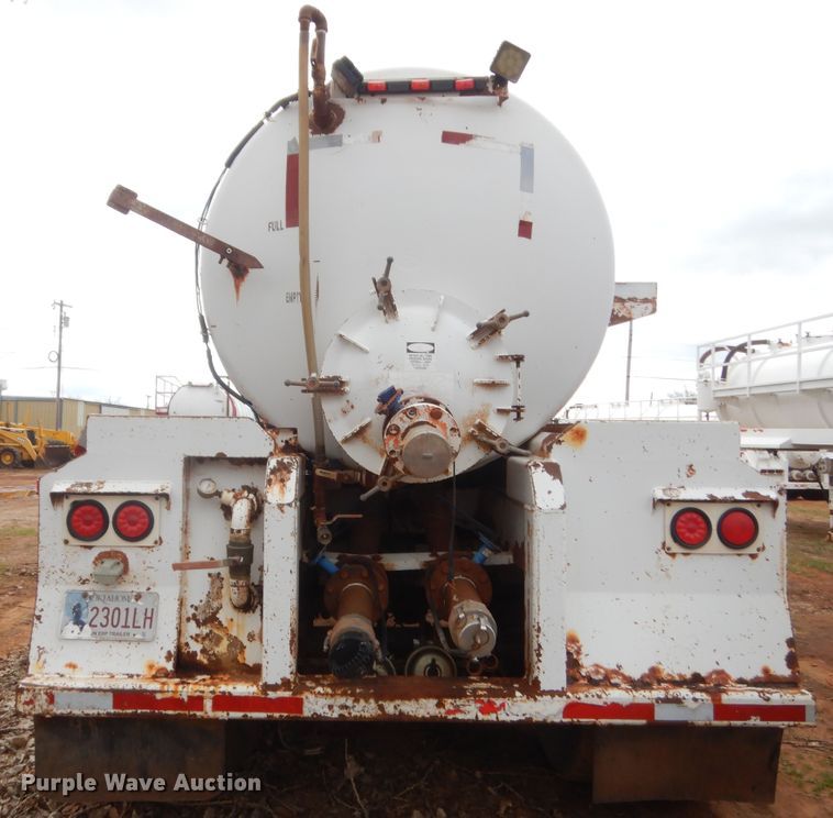 image for item HG9593 2003 VE Enterprises EV-130 vacuum trailer