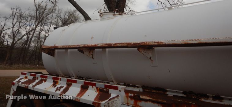 image for item HG9593 2003 VE Enterprises EV-130 vacuum trailer