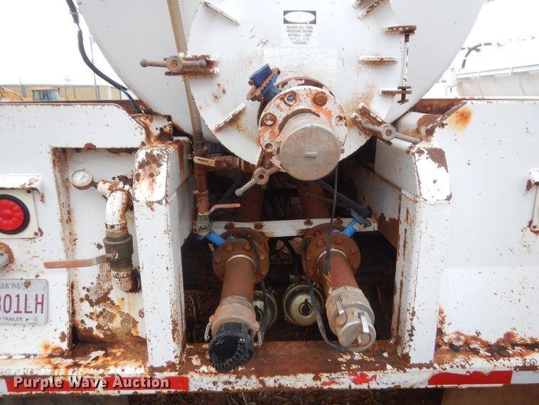 image for item HG9593 2003 VE Enterprises EV-130 vacuum trailer