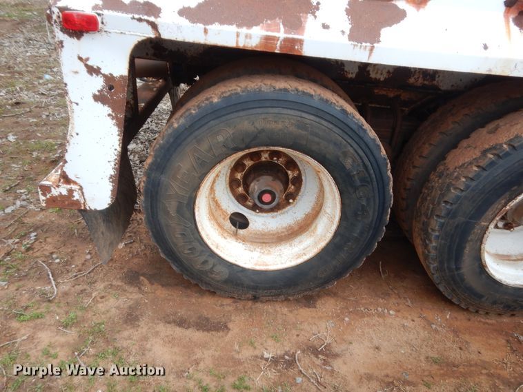 image for item HG9593 2003 VE Enterprises EV-130 vacuum trailer