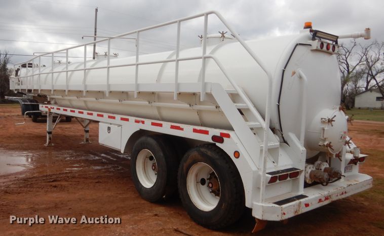 image for item HG9596 2015 PCI Manufacturing 130BBL vacuum trailer