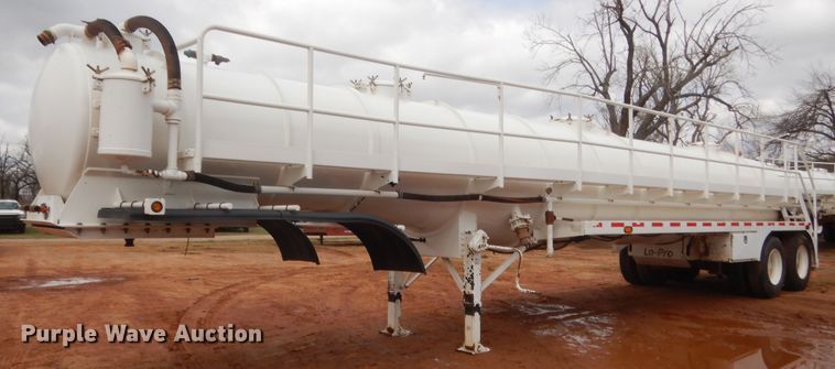 image for item HG9596 2015 PCI Manufacturing 130BBL vacuum trailer