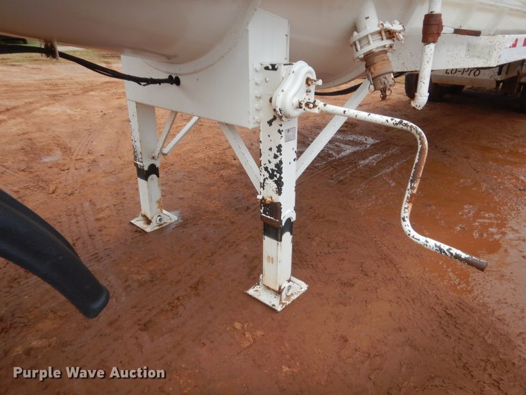 image for item HG9596 2015 PCI Manufacturing 130BBL vacuum trailer