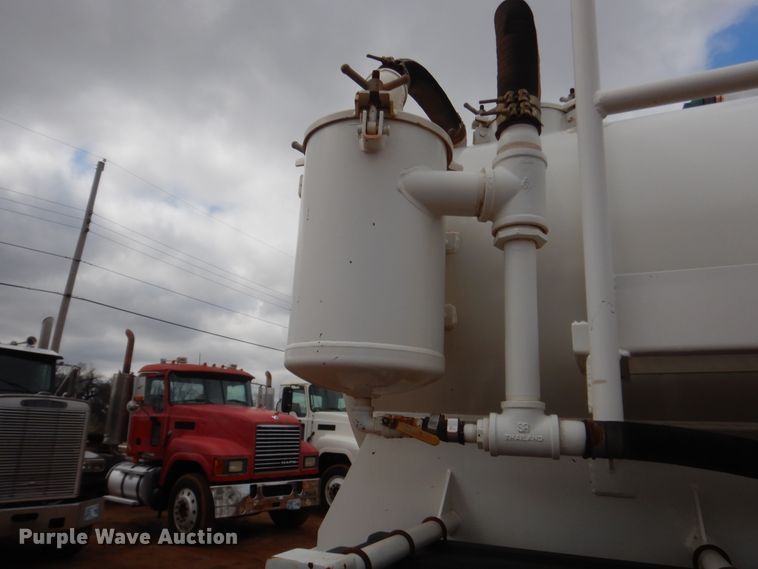 image for item HG9596 2015 PCI Manufacturing 130BBL vacuum trailer