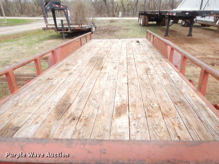 image for item HG9600 2002 PJ equipment trailer