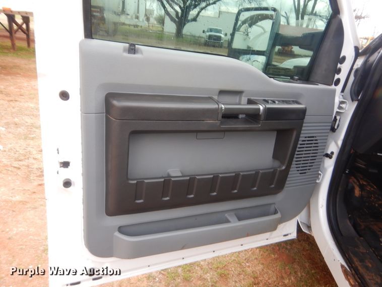 image for item HG9602 2012 Ford F550  Crew Cab flatbed truck