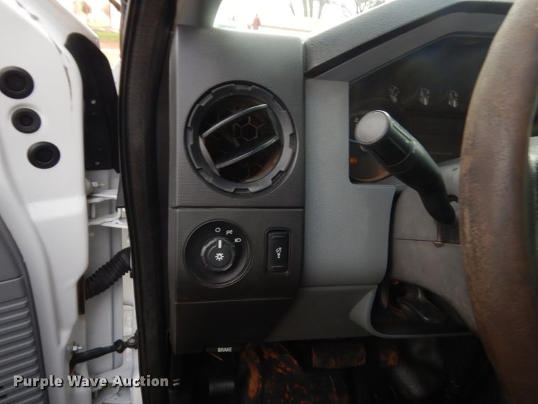 image for item HG9602 2012 Ford F550  Crew Cab flatbed truck