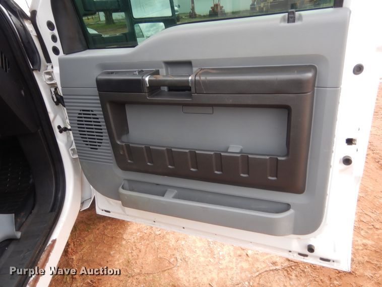 image for item HG9602 2012 Ford F550  Crew Cab flatbed truck