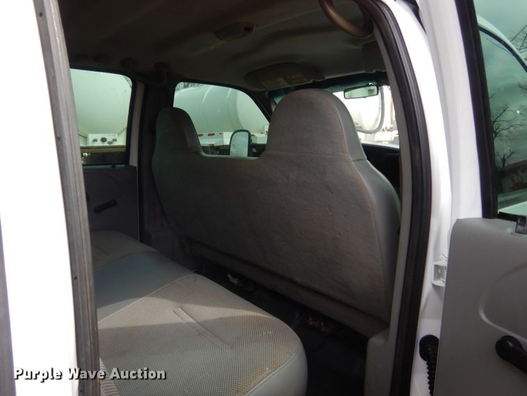 image for item HG9603 2006 Ford F550  Crew Cab flatbed truck