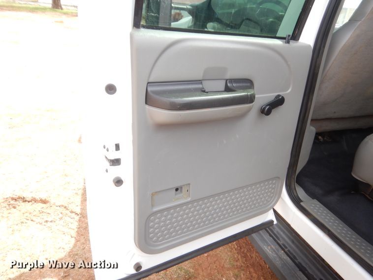 image for item HG9603 2006 Ford F550  Crew Cab flatbed truck