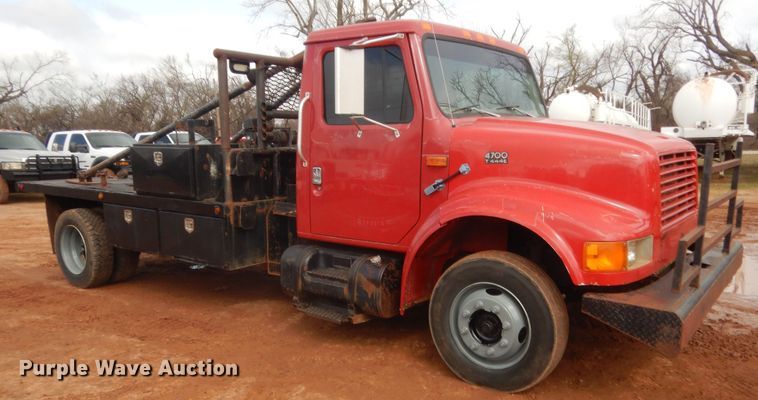 image for item HG9605 1997 International 4700  winch truck