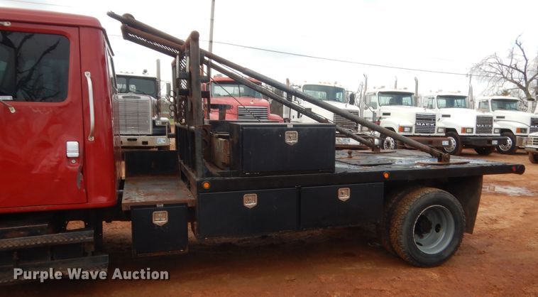 image for item HG9605 1997 International 4700  winch truck