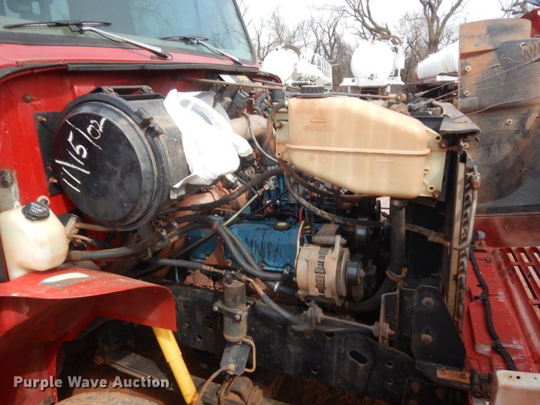 image for item HG9605 1997 International 4700  winch truck