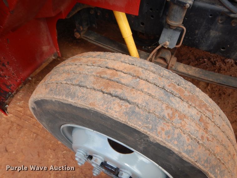 image for item HG9605 1997 International 4700  winch truck