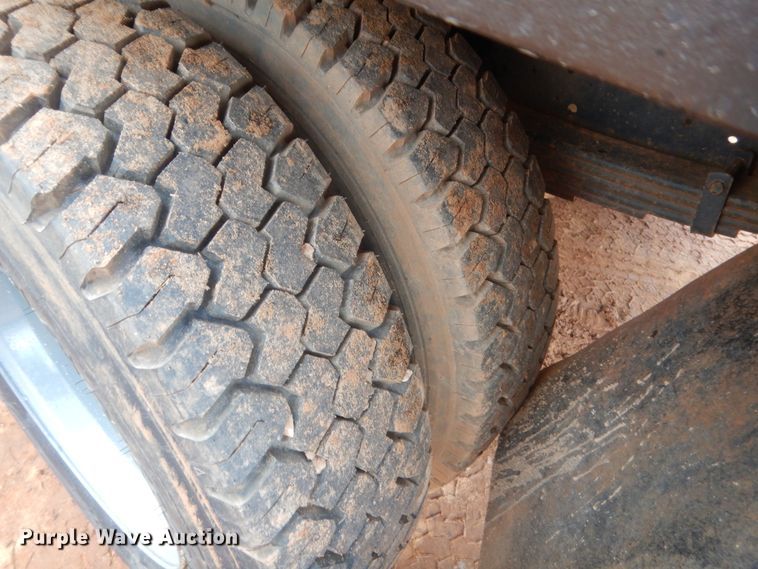 image for item HG9605 1997 International 4700  winch truck