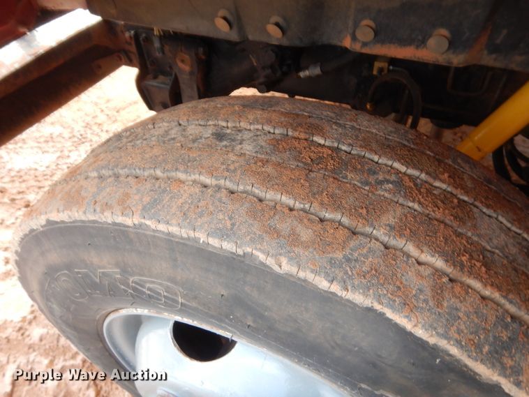 image for item HG9605 1997 International 4700  winch truck