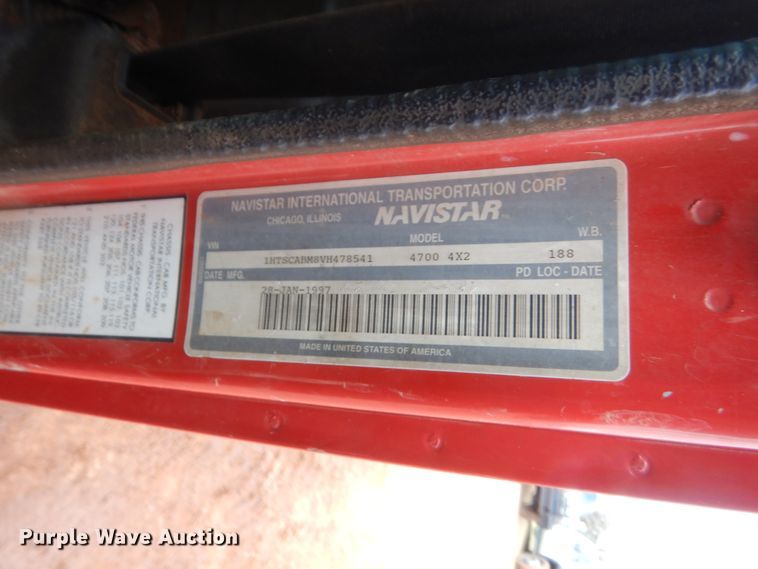 image for item HG9605 1997 International 4700  winch truck