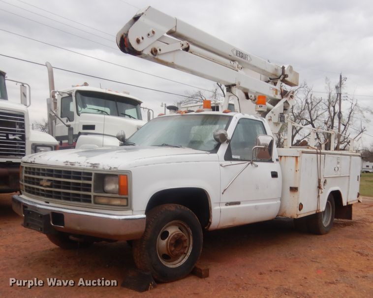 image for item HG9606 1992 Chevrolet C3500  bucket truck