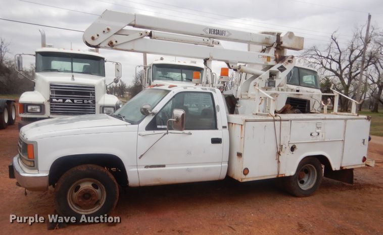 image for item HG9606 1992 Chevrolet C3500  bucket truck