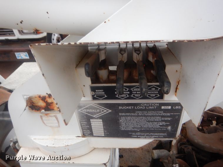 image for item HG9606 1992 Chevrolet C3500  bucket truck