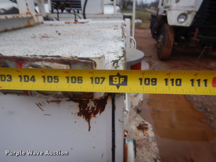 image for item HG9606 1992 Chevrolet C3500  bucket truck