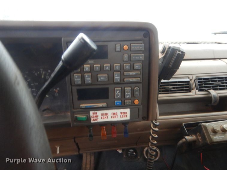 image for item HG9606 1992 Chevrolet C3500  bucket truck