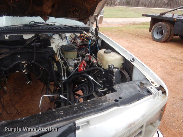 image for item HG9606 1992 Chevrolet C3500  bucket truck