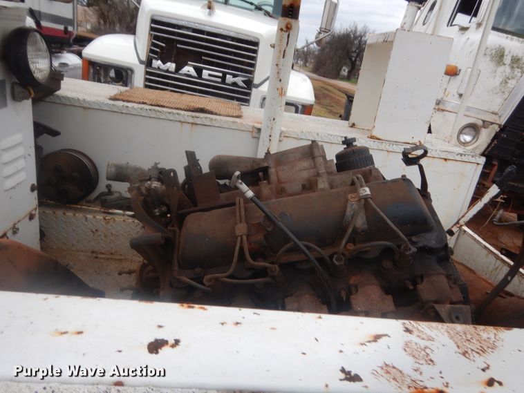 image for item HG9606 1992 Chevrolet C3500  bucket truck