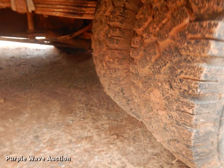 image for item HG9606 1992 Chevrolet C3500  bucket truck