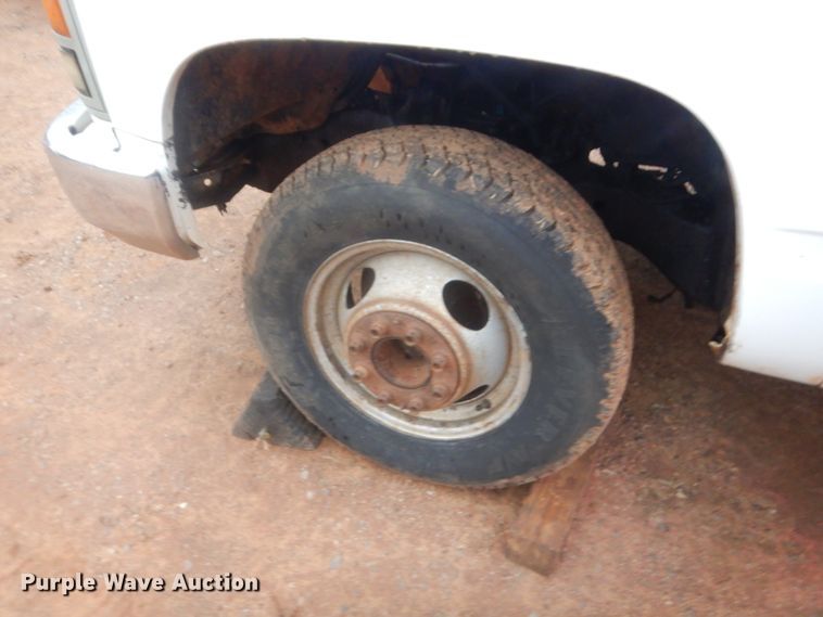 image for item HG9606 1992 Chevrolet C3500  bucket truck