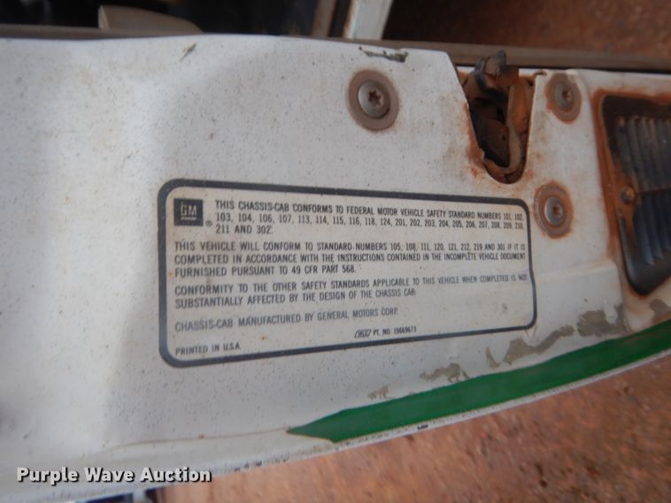 image for item HG9606 1992 Chevrolet C3500  bucket truck