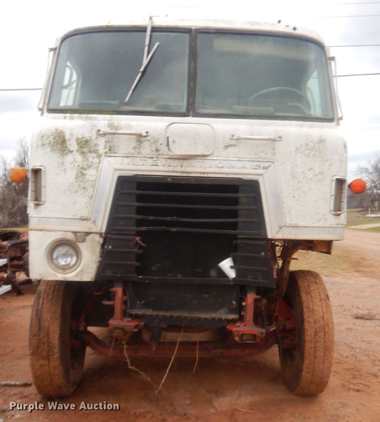 image for item HG9607 International COF4070B  semi truck