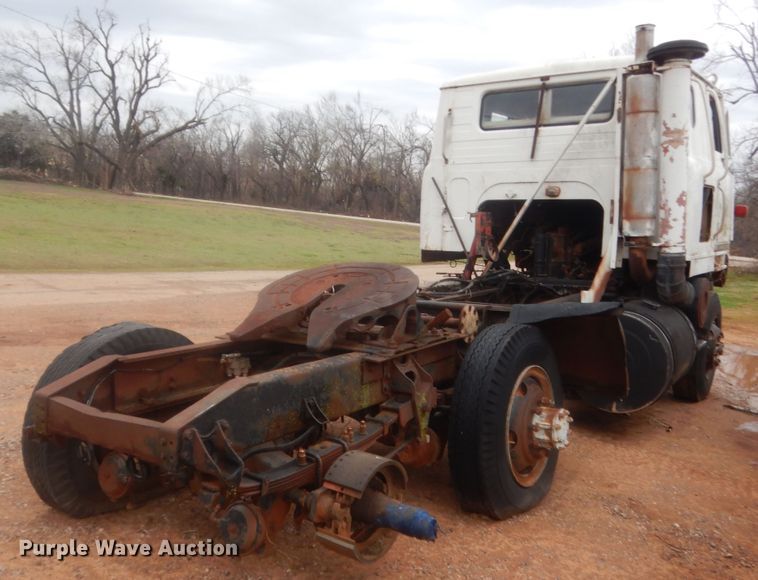 image for item HG9607 International COF4070B  semi truck