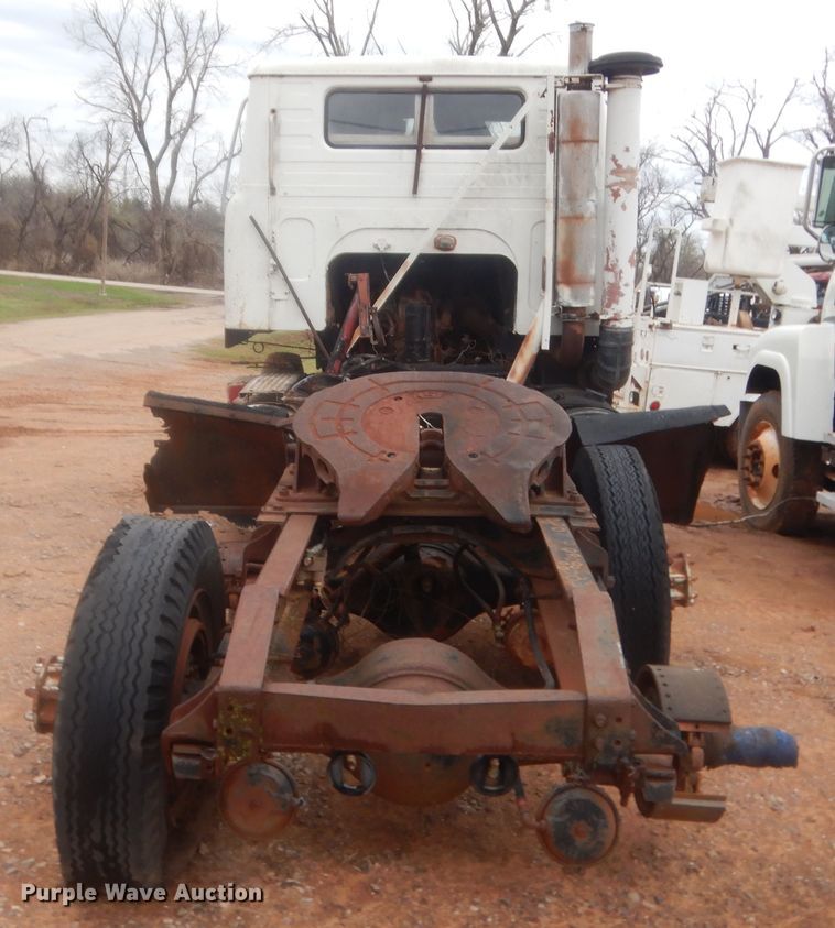 image for item HG9607 International COF4070B  semi truck