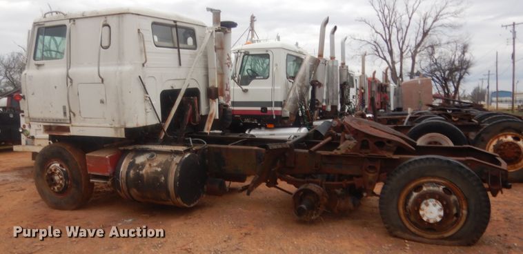 image for item HG9607 International COF4070B  semi truck