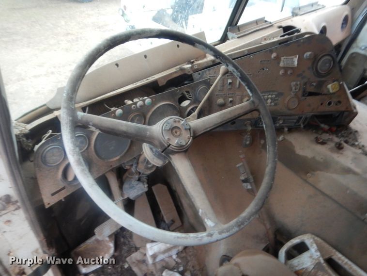 image for item HG9607 International COF4070B  semi truck