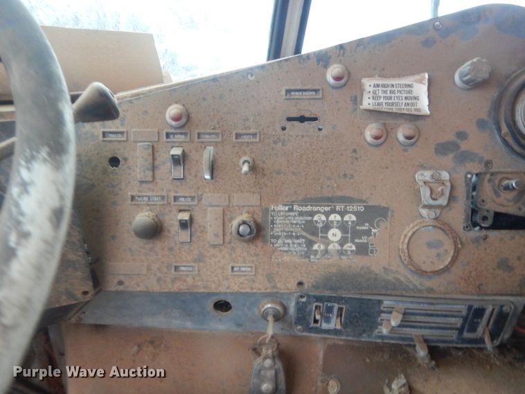 image for item HG9607 International COF4070B  semi truck