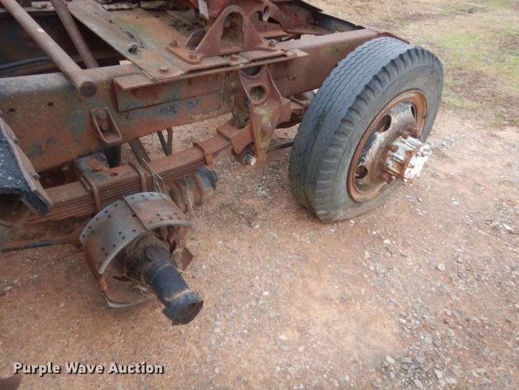 image for item HG9607 International COF4070B  semi truck