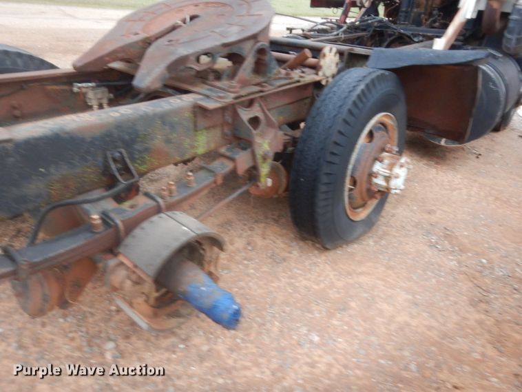 image for item HG9607 International COF4070B  semi truck