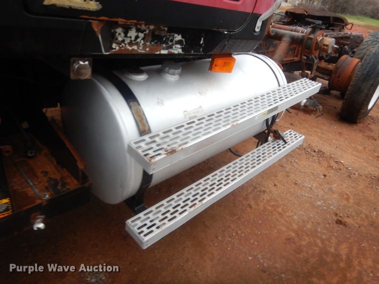 image for item HG9608 2007 Mack CHN613  semi truck