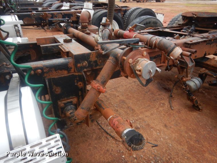 image for item HG9608 2007 Mack CHN613  semi truck