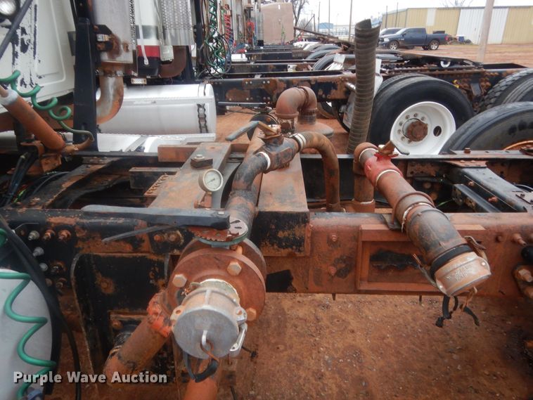 image for item HG9608 2007 Mack CHN613  semi truck