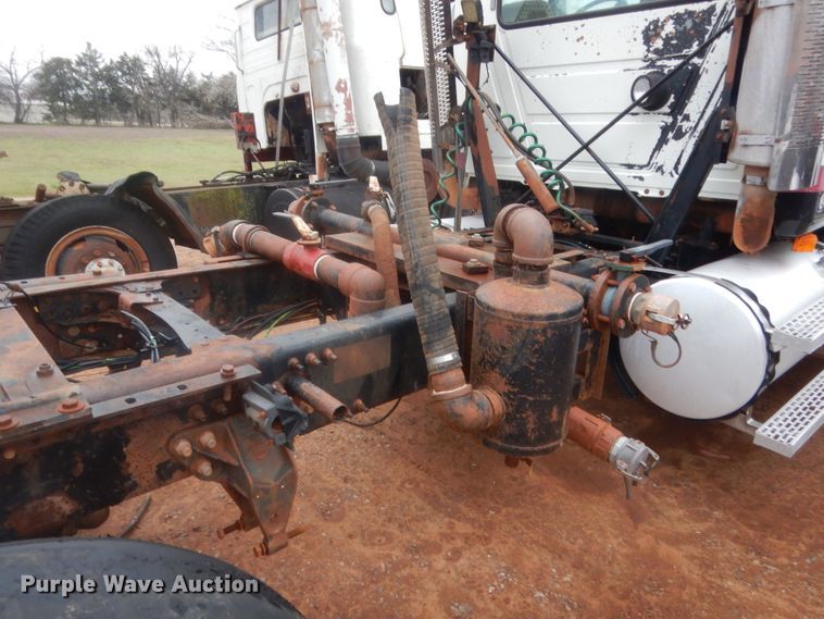 image for item HG9608 2007 Mack CHN613  semi truck