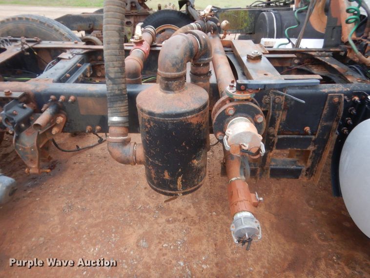 image for item HG9608 2007 Mack CHN613  semi truck