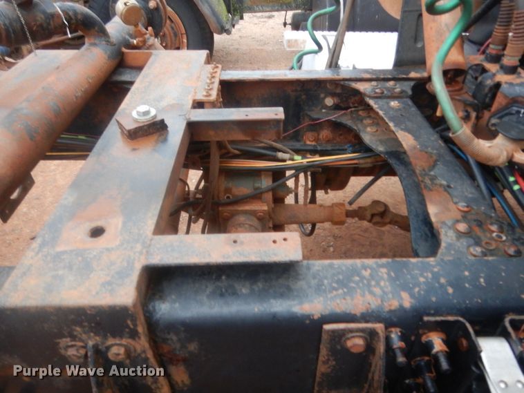 image for item HG9608 2007 Mack CHN613  semi truck