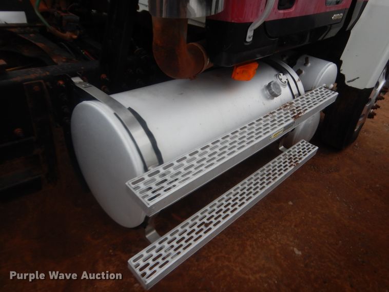 image for item HG9608 2007 Mack CHN613  semi truck